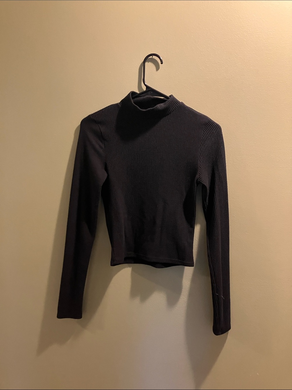 Women’s Ribbed Long-Sleeve Mock Neck Top -black